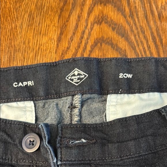 St. John's Bay dark denim capris - Picture 2 of 3